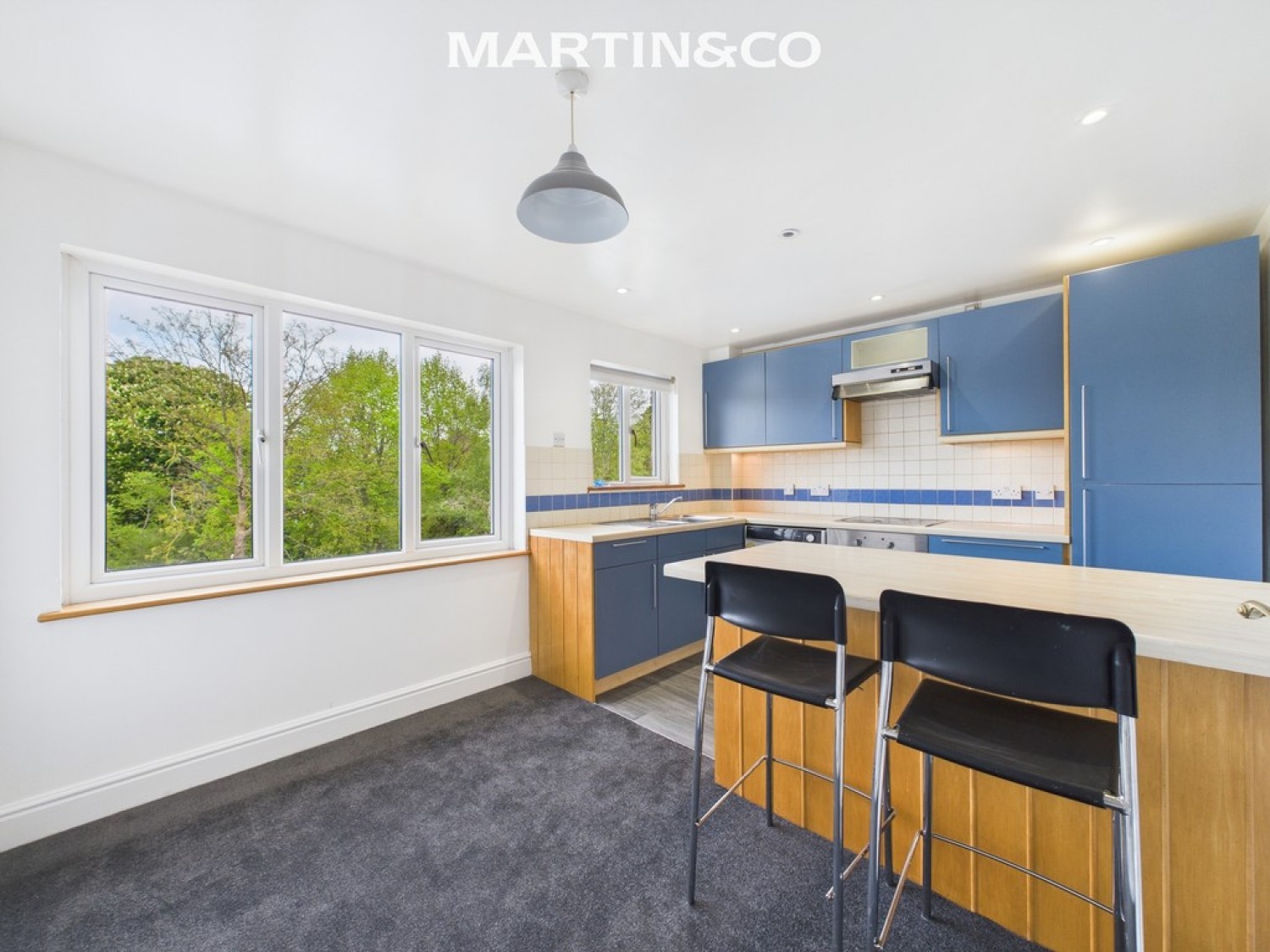 2 bedroom Flat for Sale Ellison Way, Wokingham