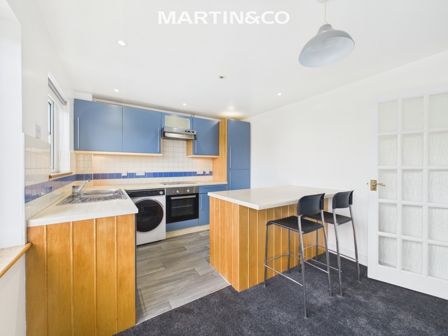 2 bedroom Flat for Sale Ellison Way, Wokingham