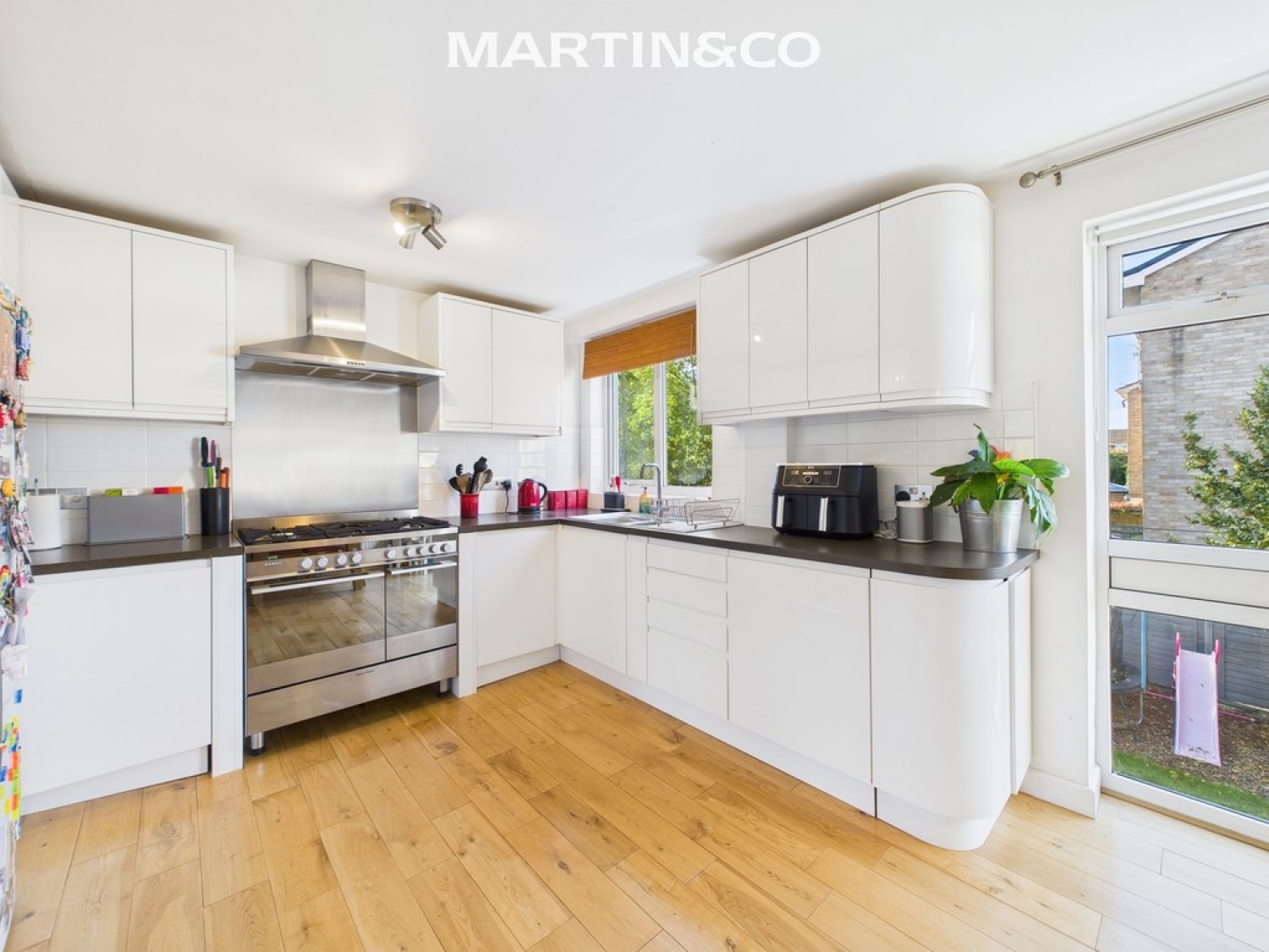 4 bedroom House for Sale Shefford Crescent, Wokingham