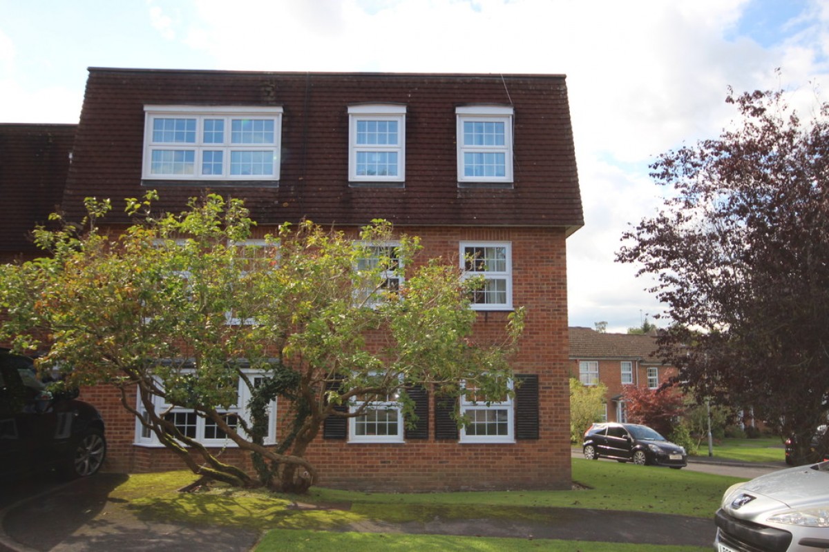 Milton Gardens, Wokingham
