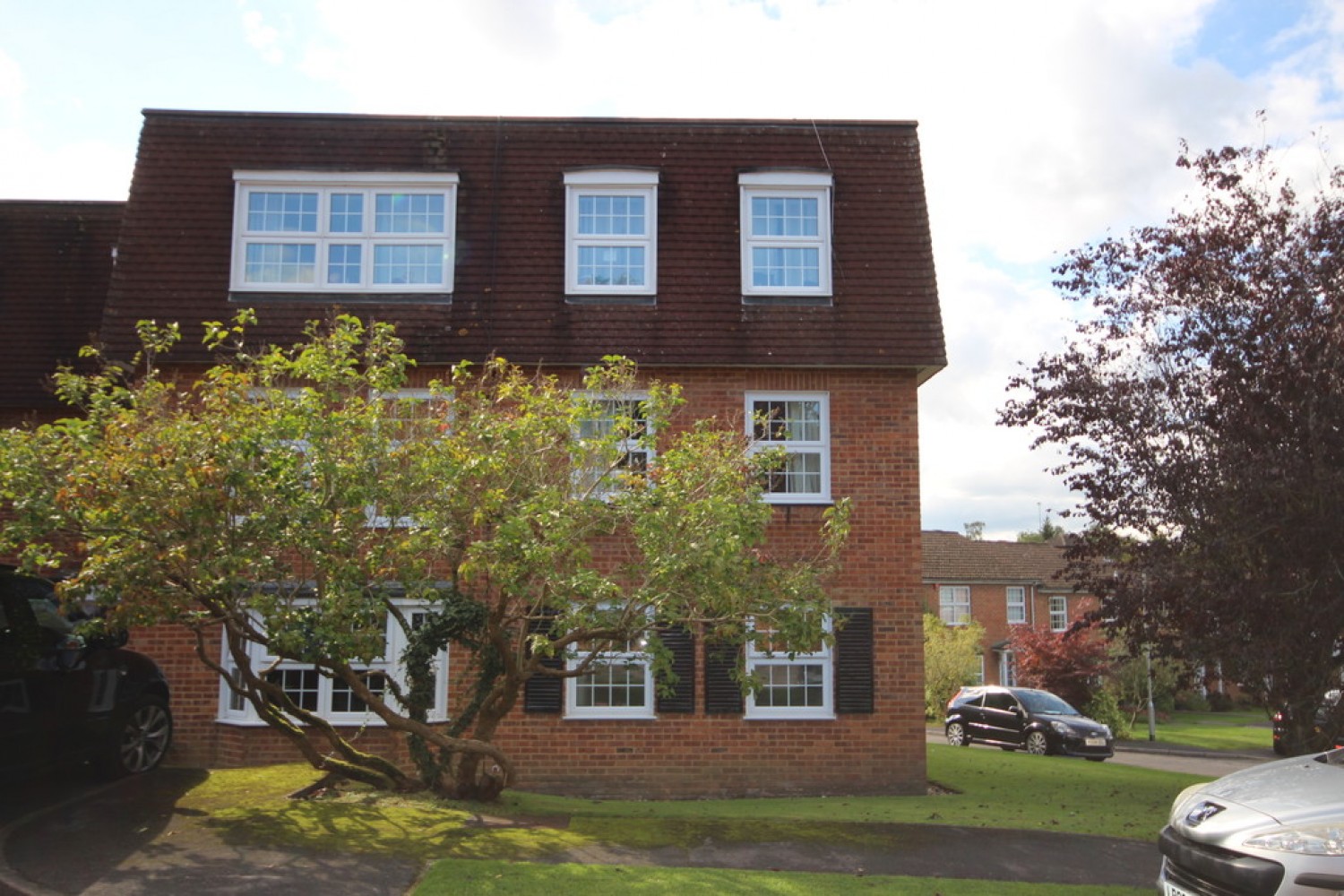 Milton Gardens, Wokingham