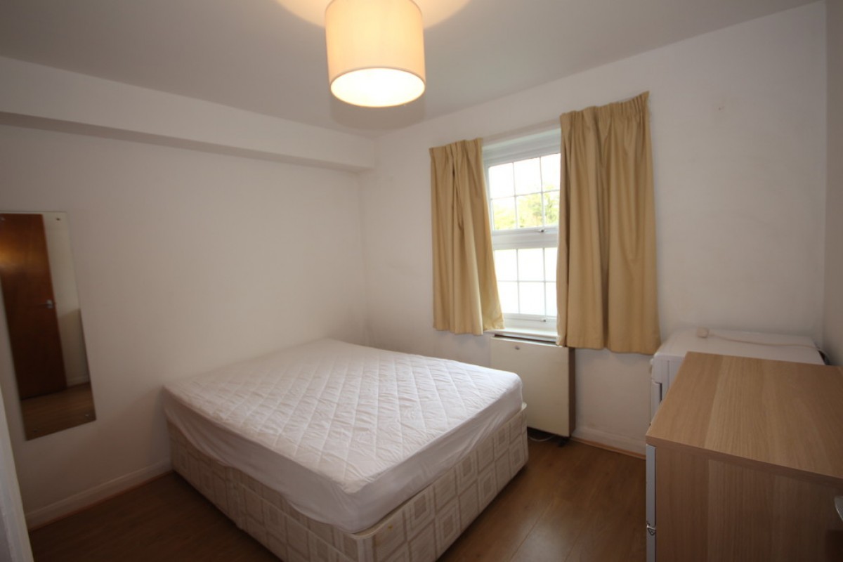 Milton Gardens, Wokingham
