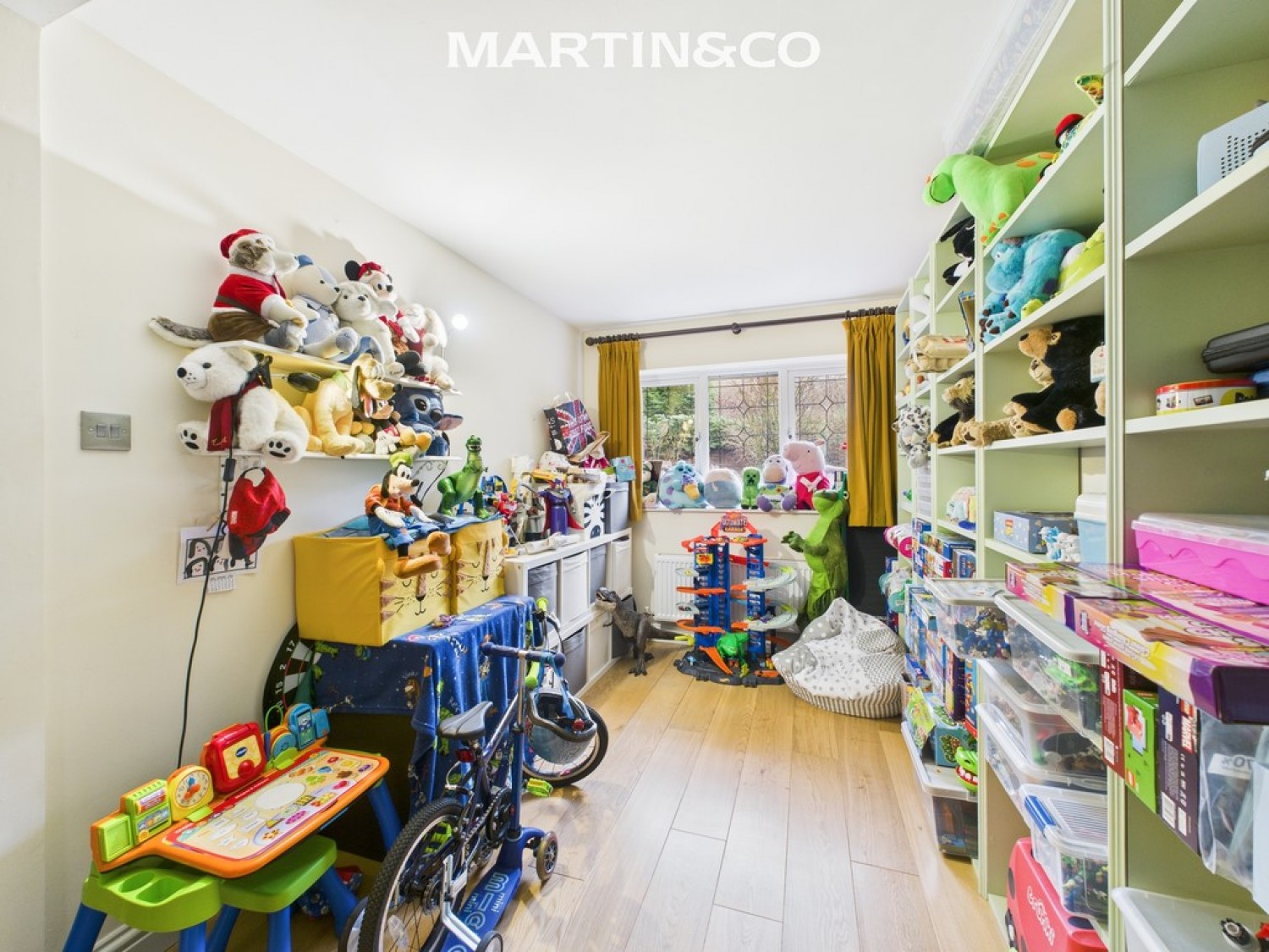 3 bedroom House in Blackcap Place