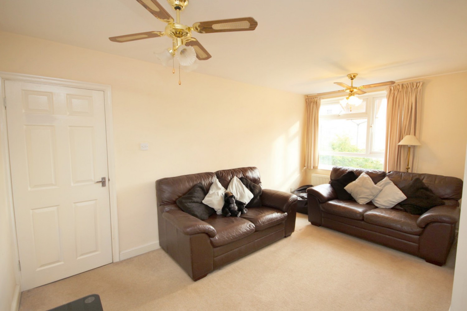 2 bedroom Flat for Auction Grainford Court, Crescent Road, Wokingham