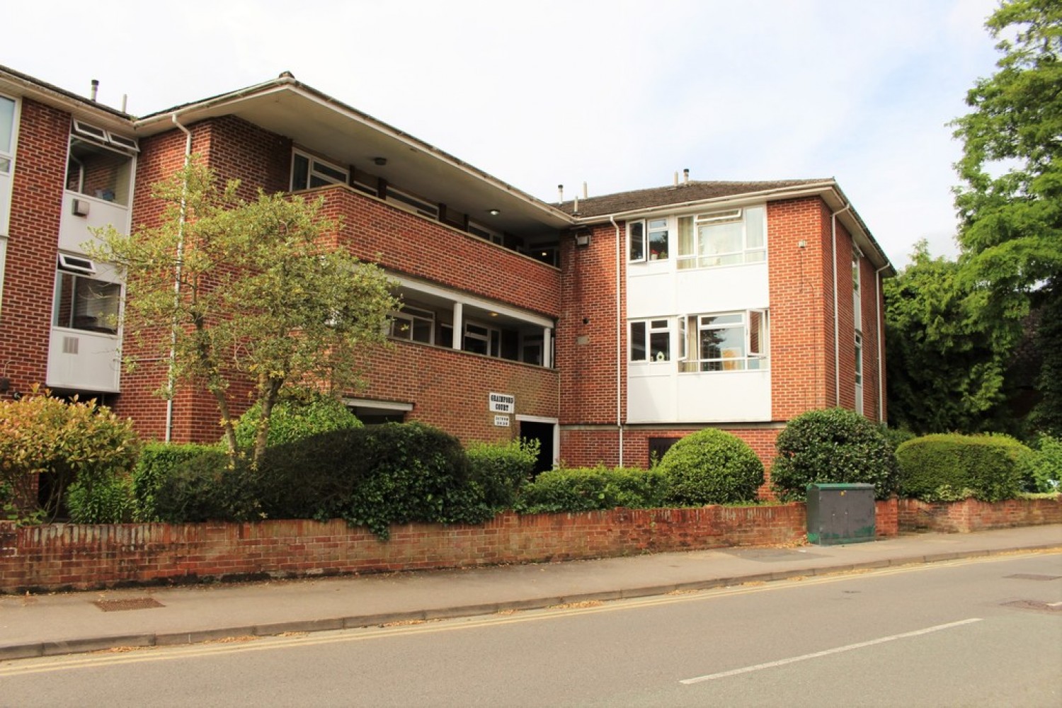 2 bedroom Flat for Auction Grainford Court, Crescent Road, Wokingham