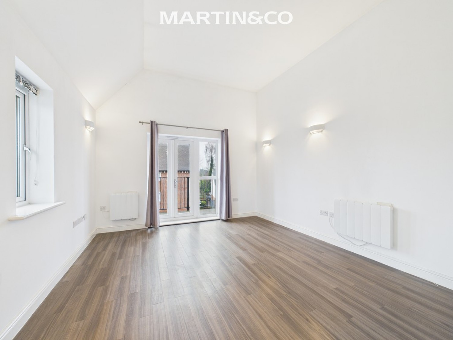 2 bedroom Flat in Outfield Crescent, Wokingham