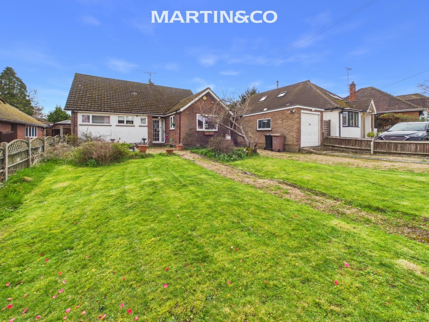 5 bedroom Bungalow for Sale Luckley Road, Wokingham