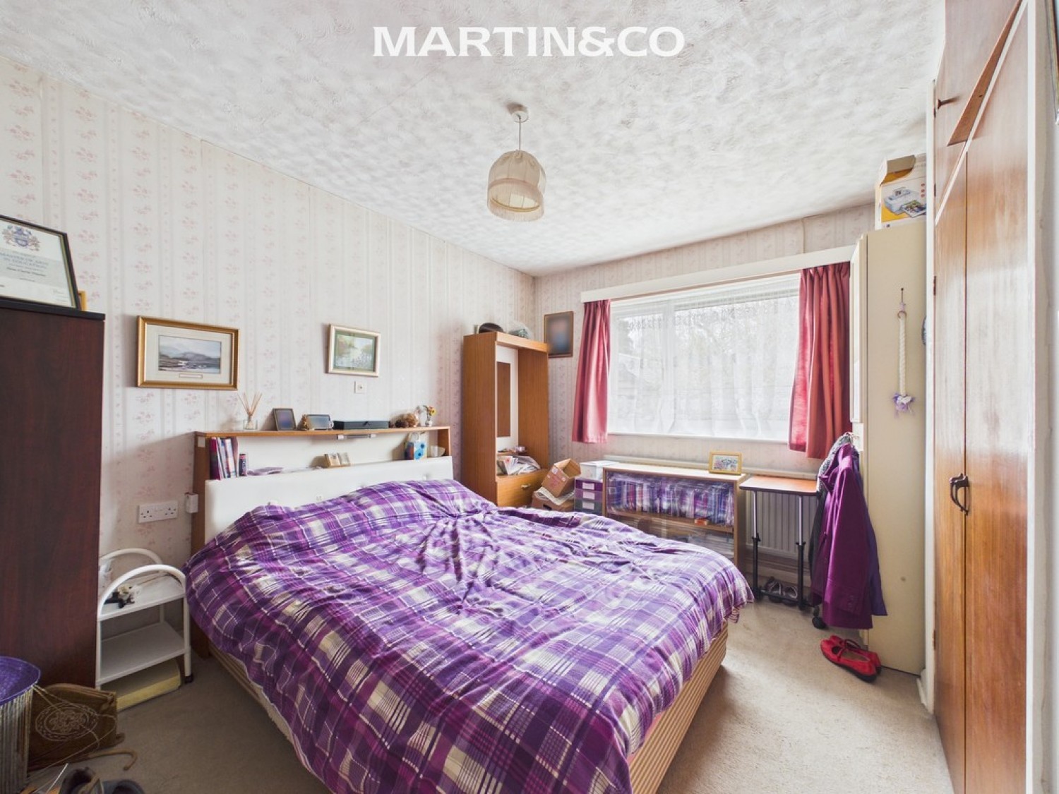 5 bedroom Bungalow for Sale Luckley Road, Wokingham