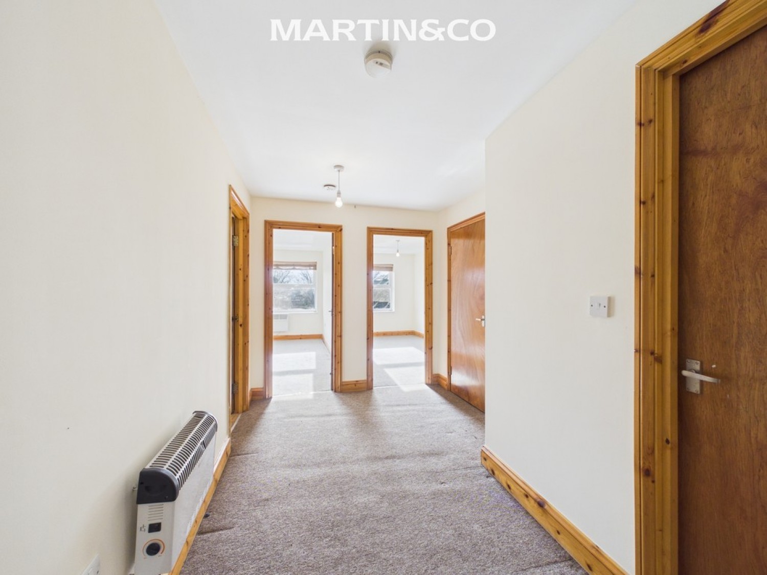 2 bedroom Flat for Letting Broad Street, Wokingham, Berkshire