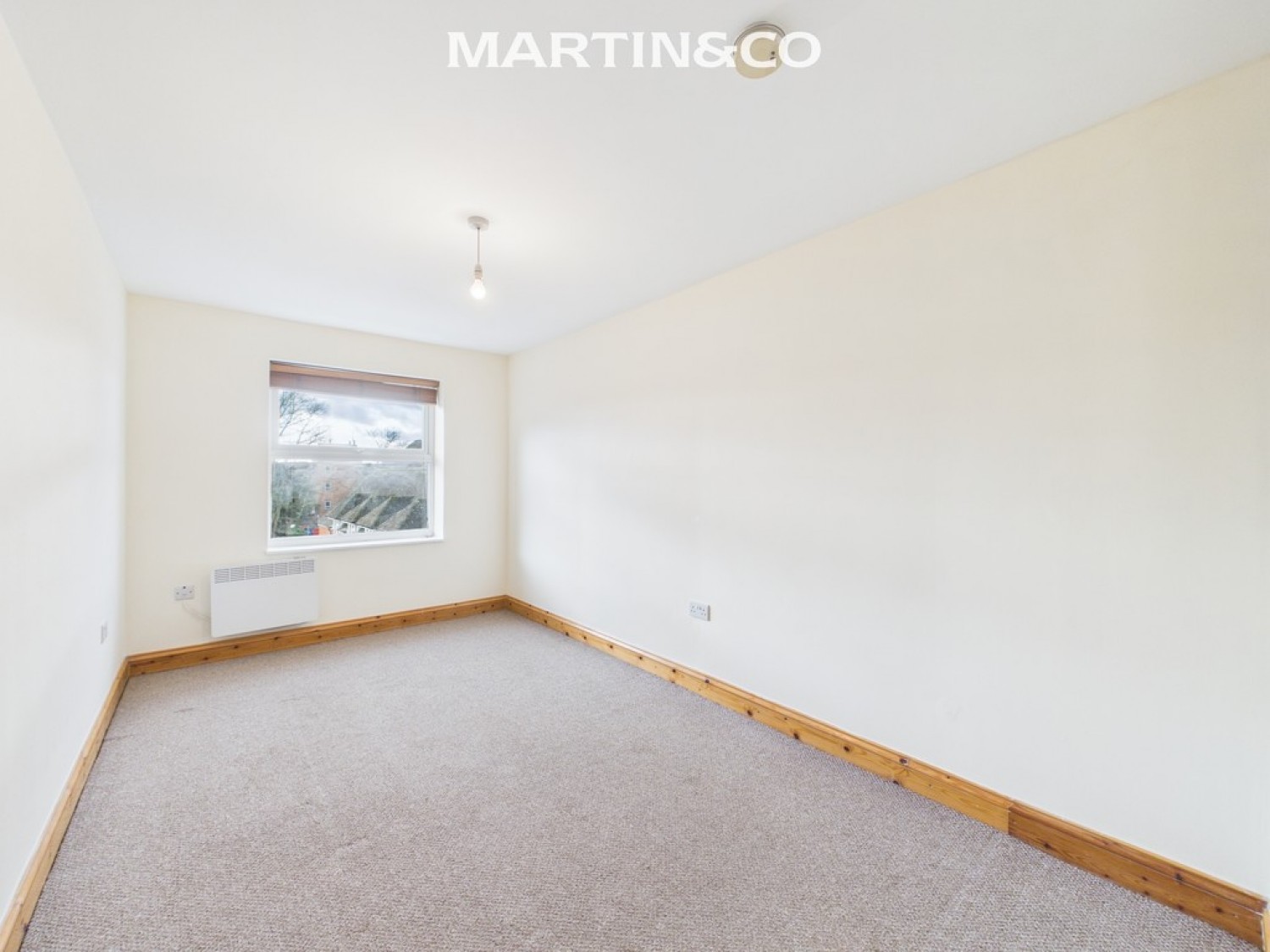 2 bedroom Flat for Letting Broad Street, Wokingham, Berkshire