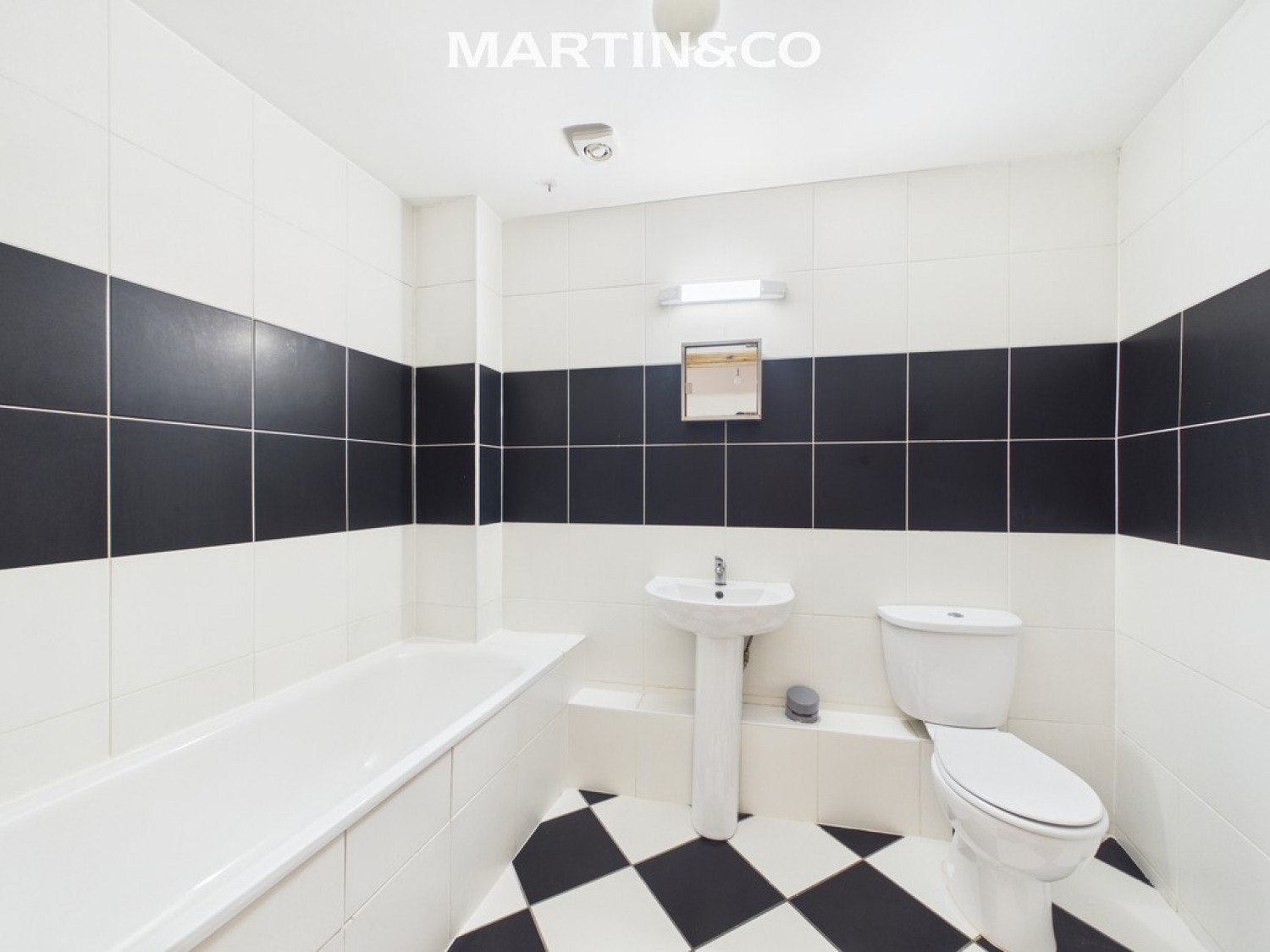 2 bedroom Flat for Letting Broad Street, Wokingham, Berkshire