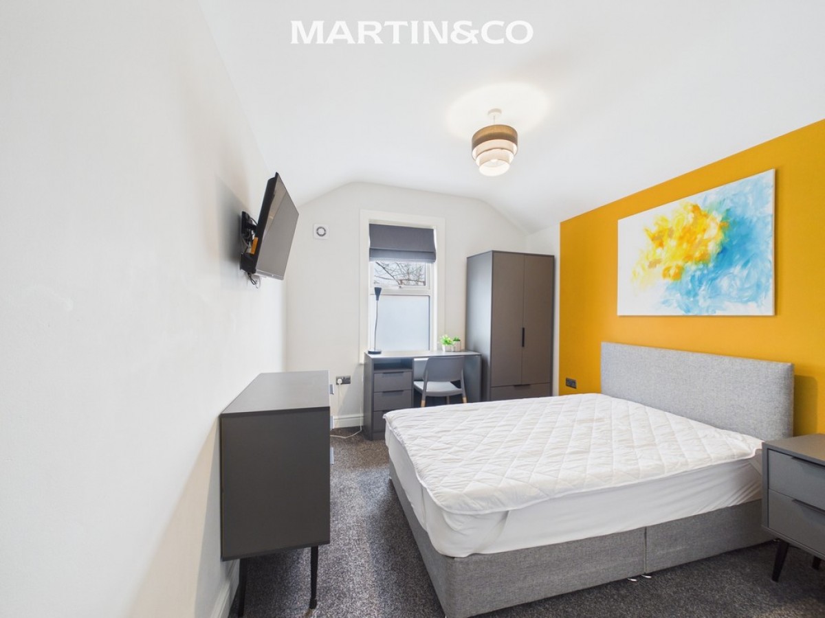 Shaftesbury Road, Tilehurst