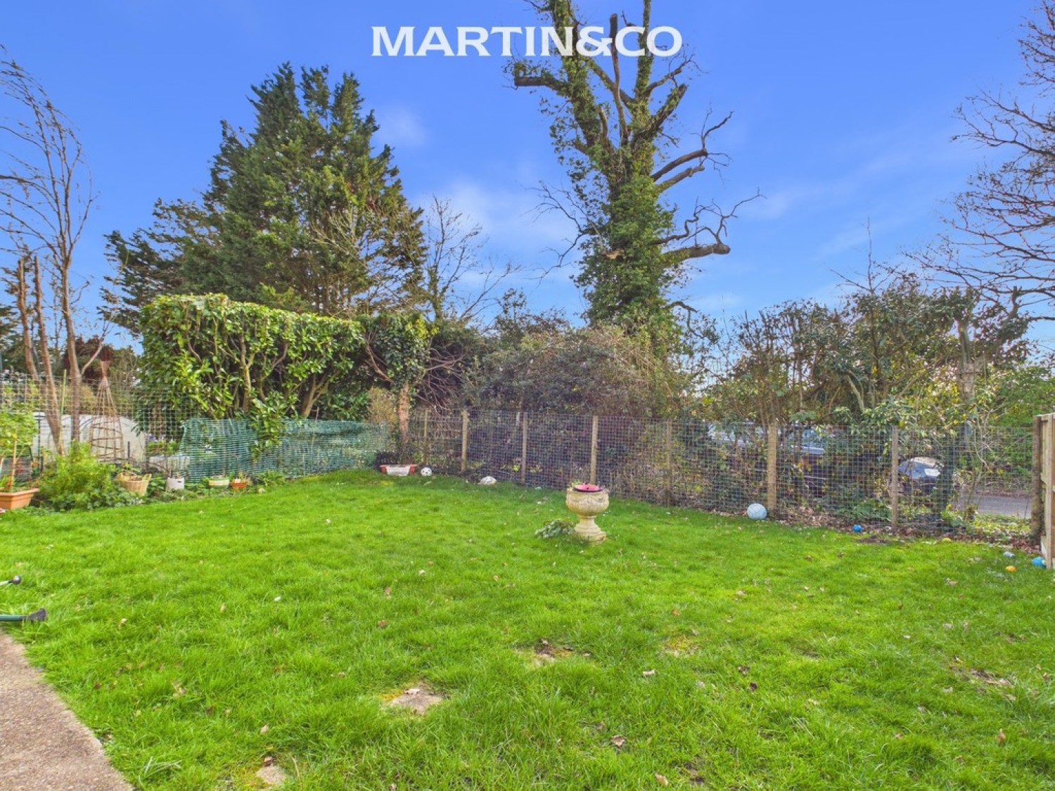 2 bedroom Flat for Sale Latimer Road, Wokingham