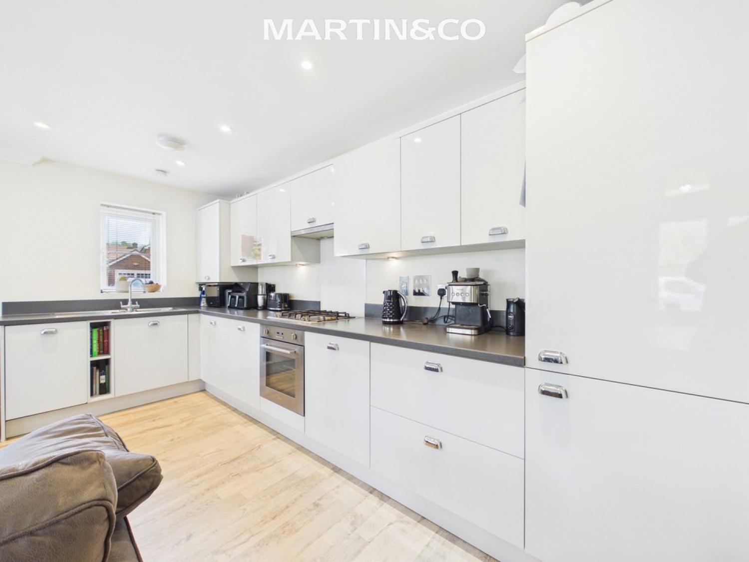 2 bedroom Flat for Sale Brooms Court, Crowthorne