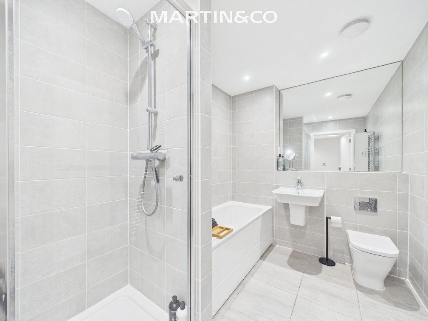 2 bedroom Flat for Sale Brooms Court, Crowthorne