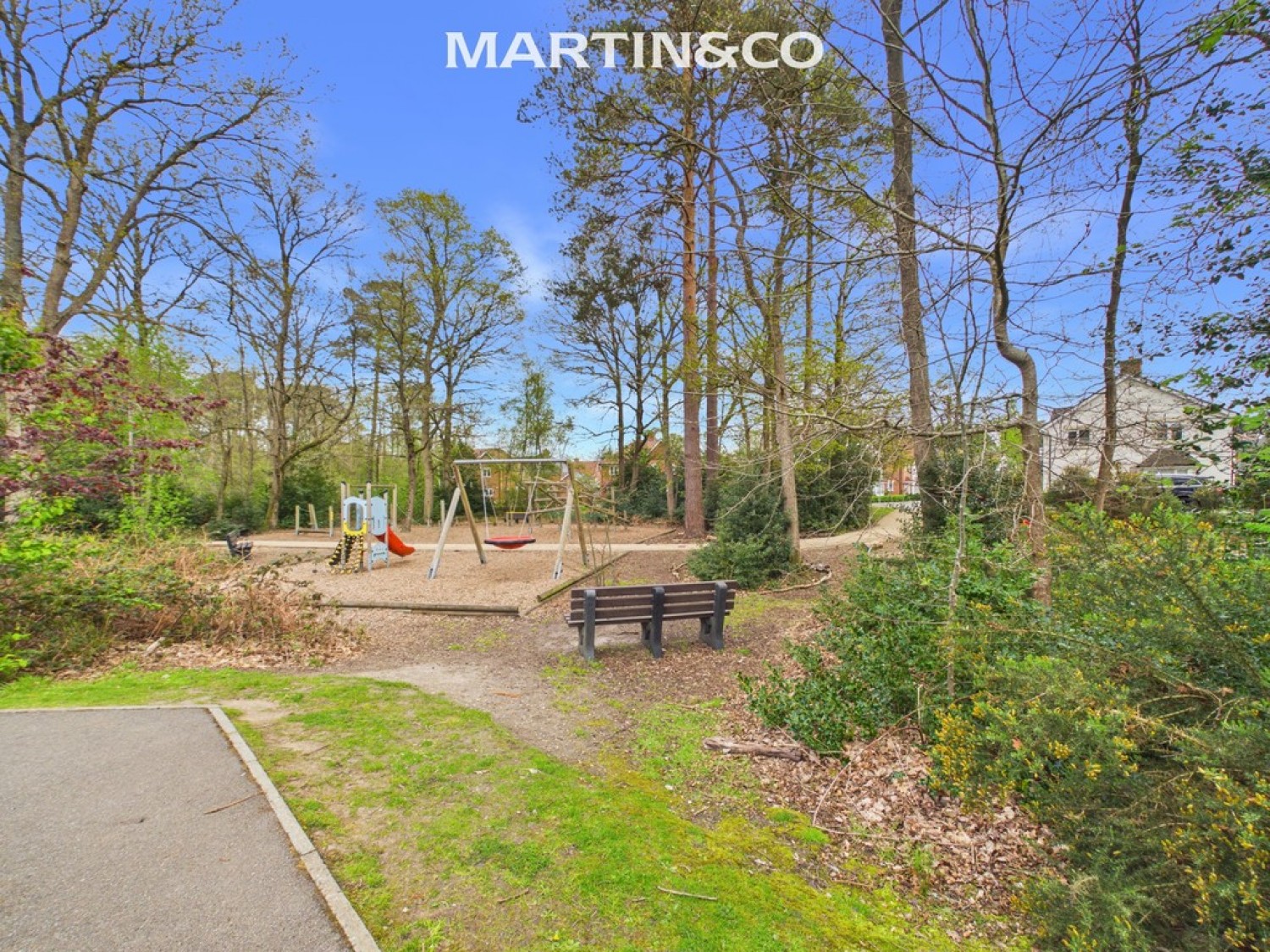 2 bedroom Flat for Sale Brooms Court, Crowthorne