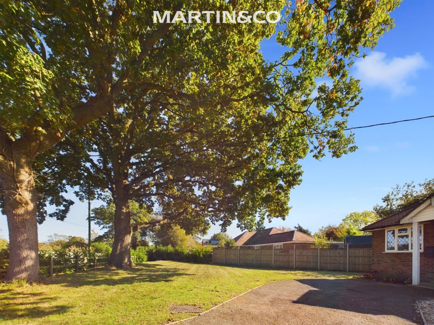 5 bedroom Bungalow for Sale School Road, Barkham Road