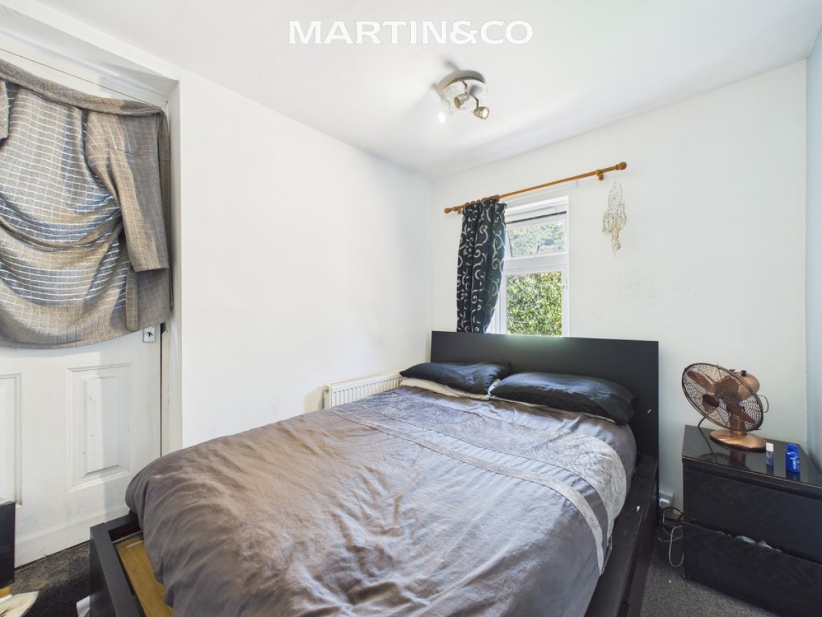 Longs Way, Wokingham