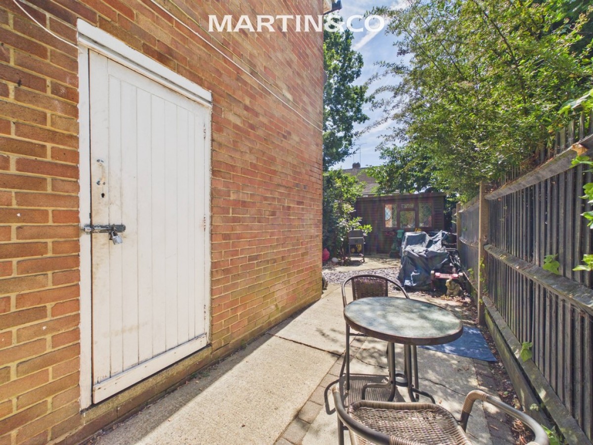 Longs Way, Wokingham