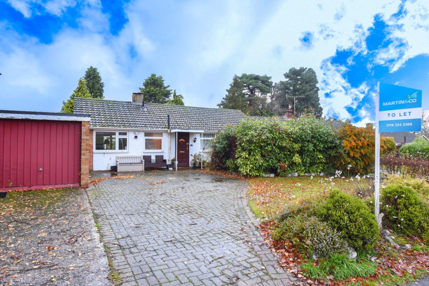 3 bedroom Bungalow for Sale Oaklands Drive, Wokingham