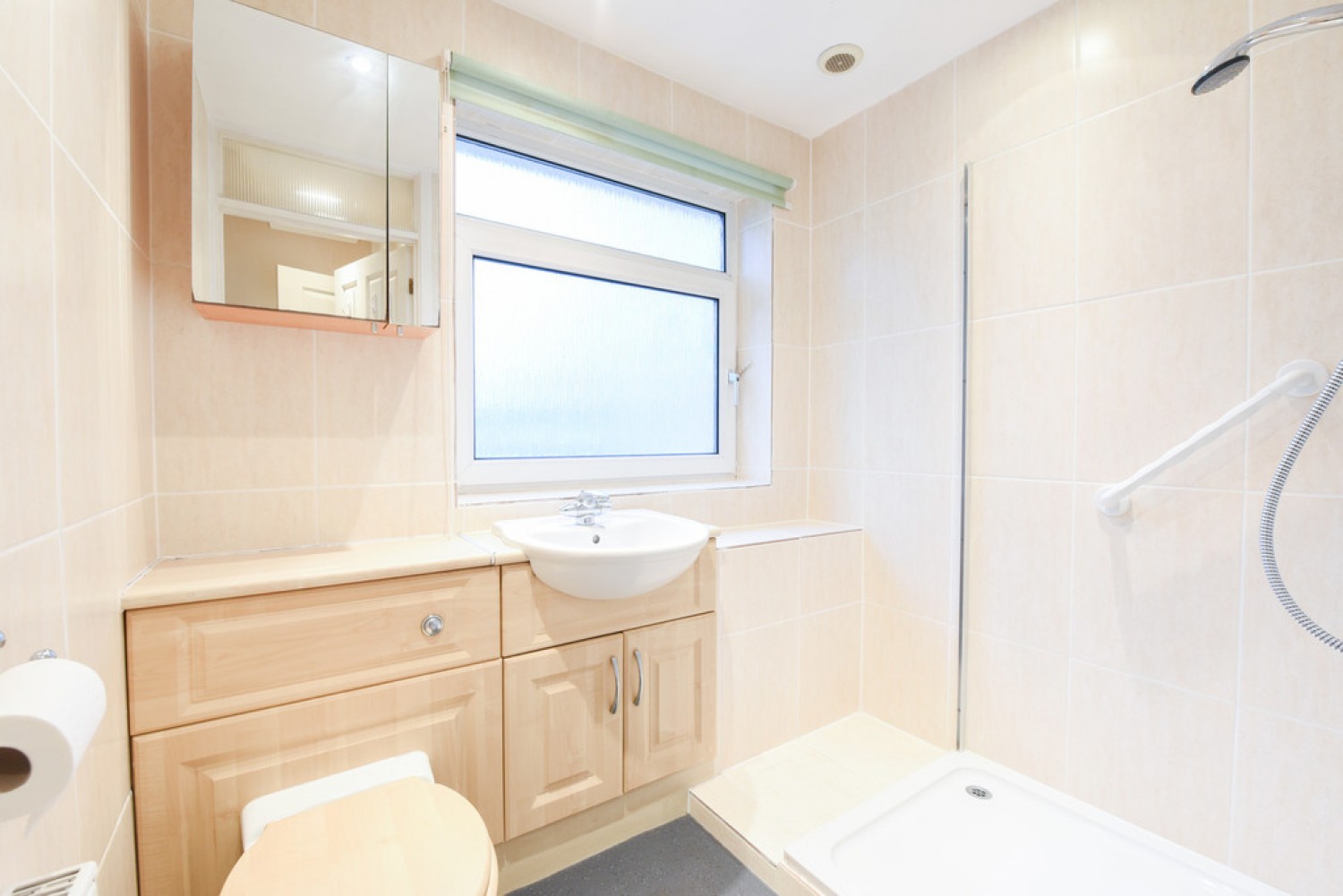 3 bedroom Bungalow for Sale Oaklands Drive, Wokingham