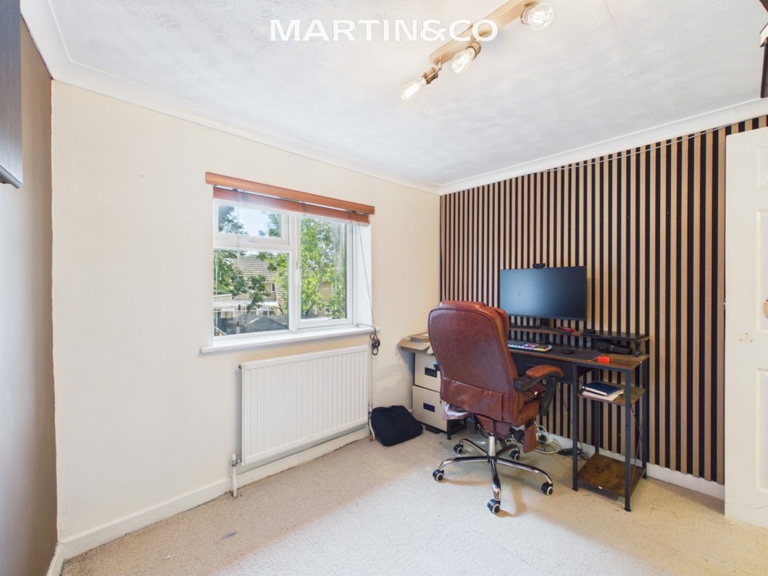 2 bedroom House for Sale Patten Ash Drive, Wokingham