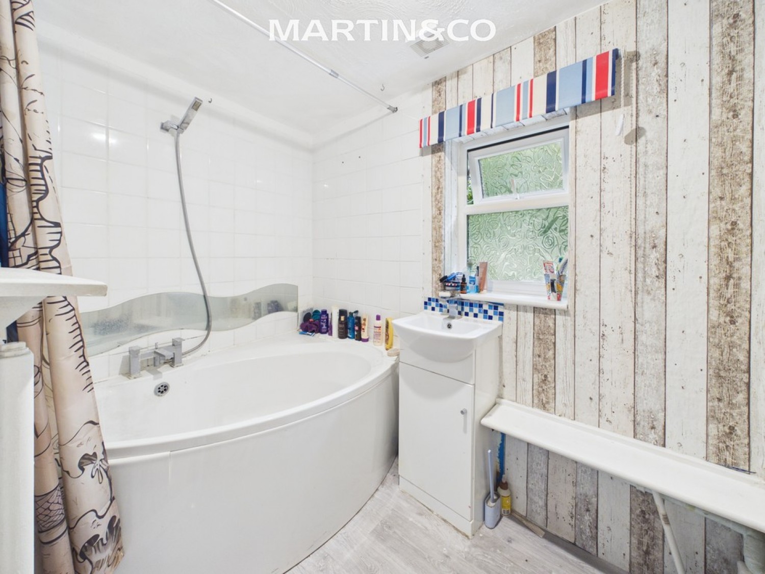 2 bedroom House for Sale Patten Ash Drive, Wokingham