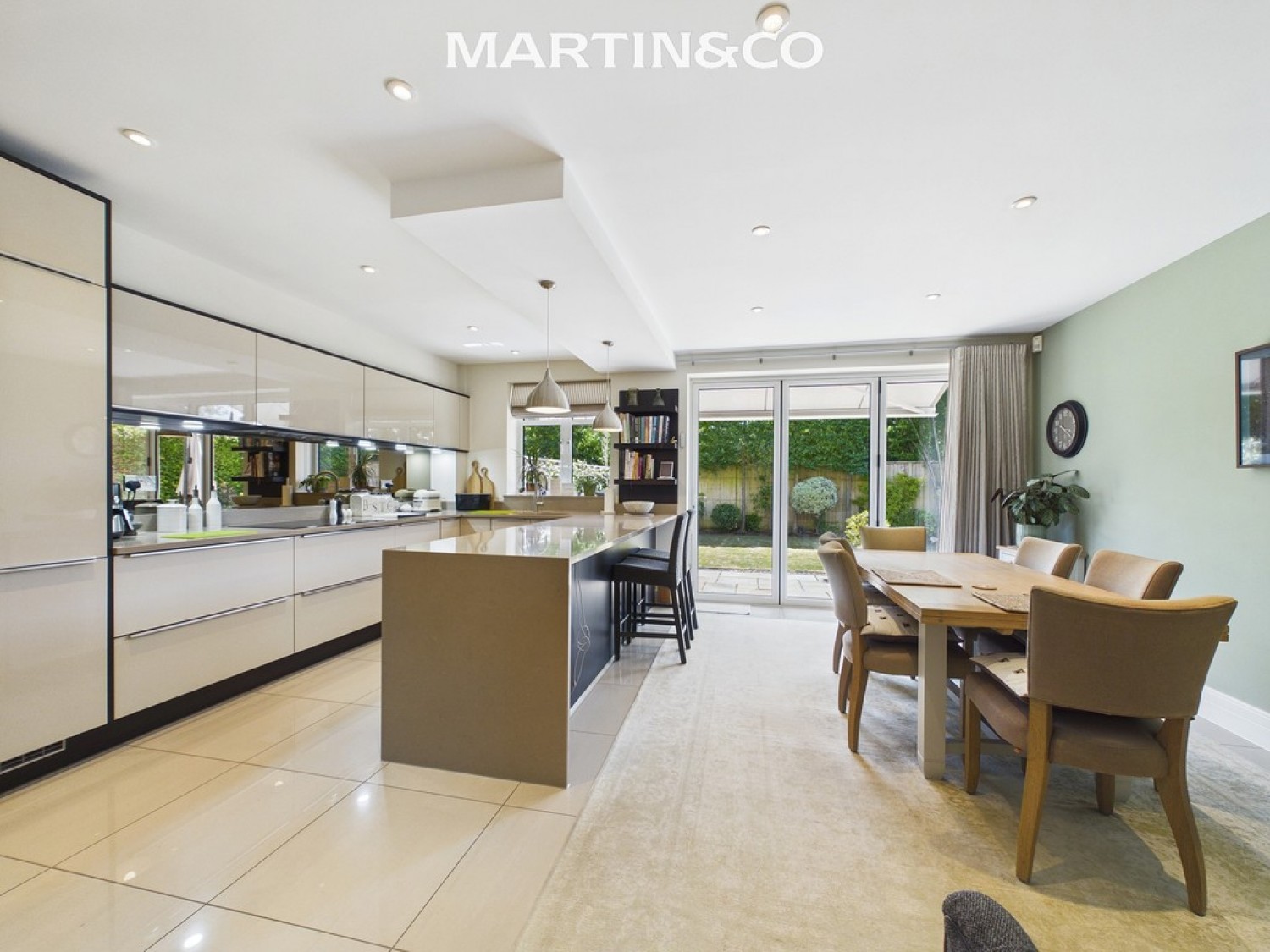 4 bedroom House for Sale Easthampstead Road, Wokingham