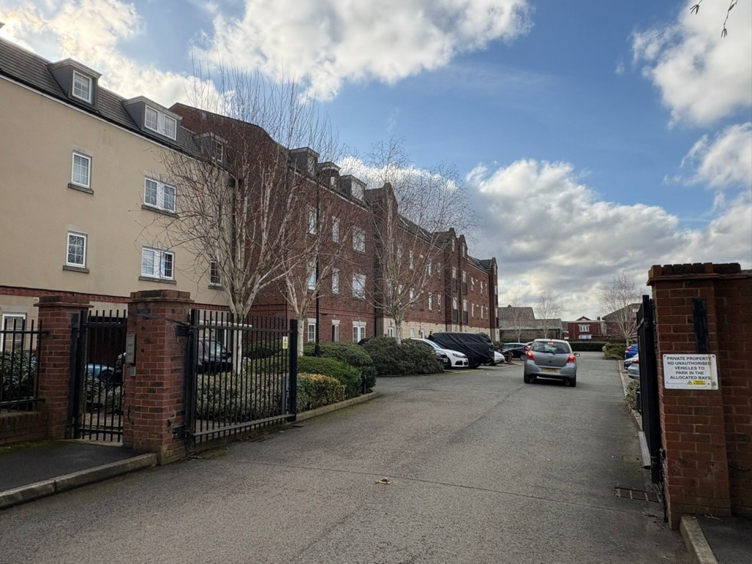 2 bedroom Flat for Letting 17 Beckford Court