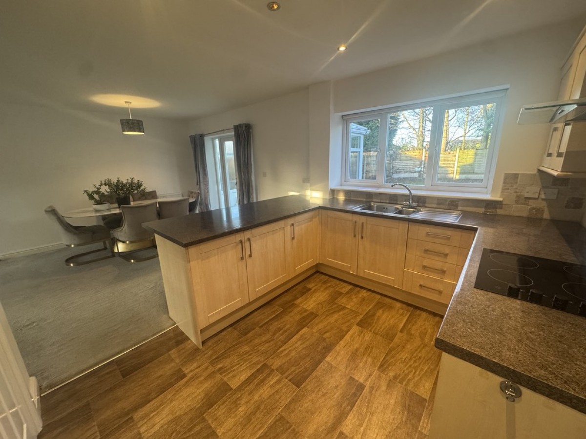 156a Chestnut Drive South