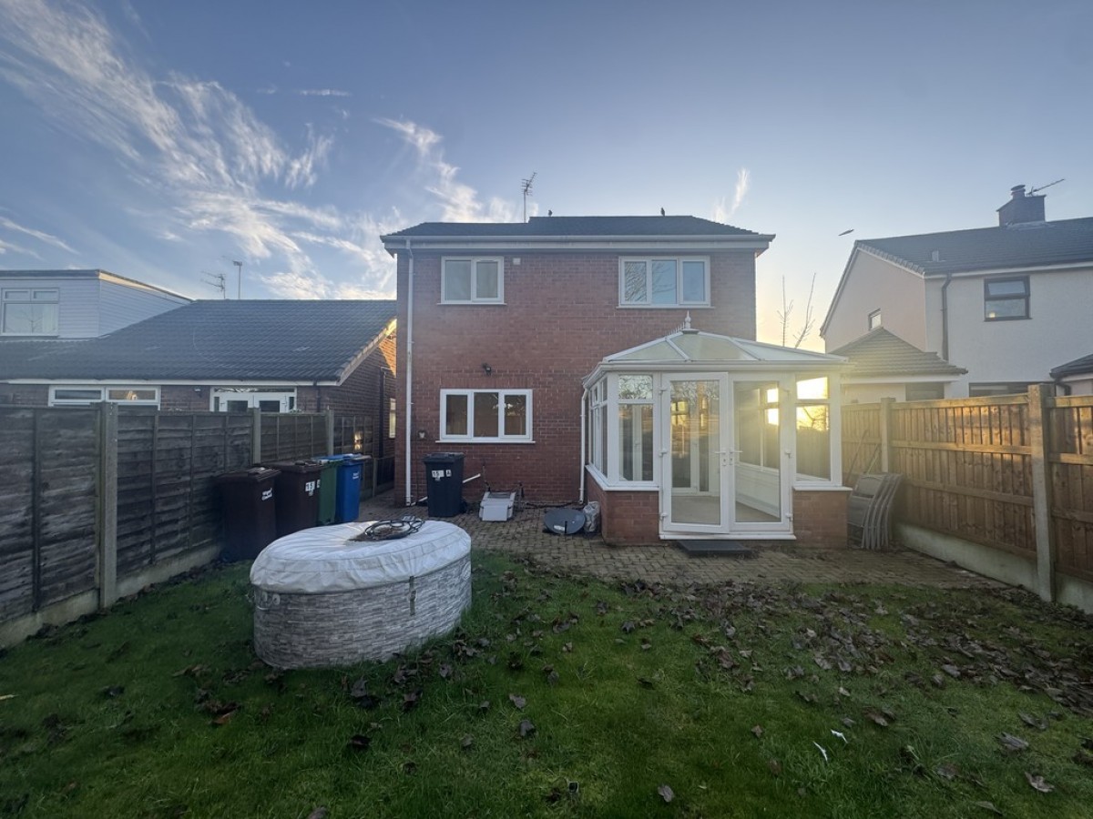 156a Chestnut Drive South