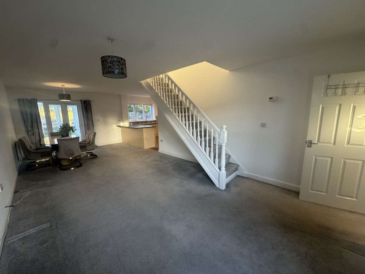 156a Chestnut Drive South