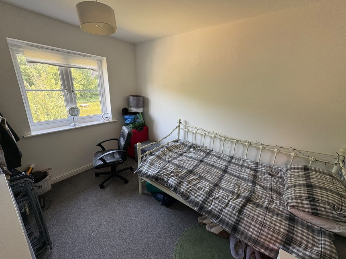 23 Parkedge Close