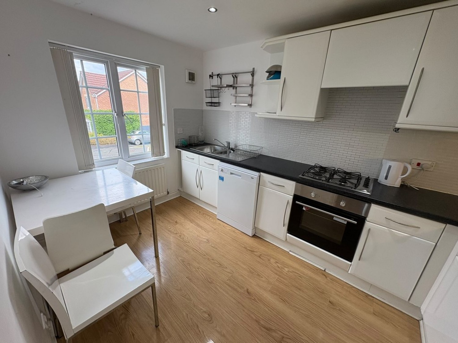 3 bedroom House for Letting 31 Wateredge Close