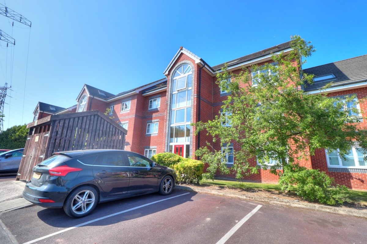 Phaeton Close, Atherton, M46