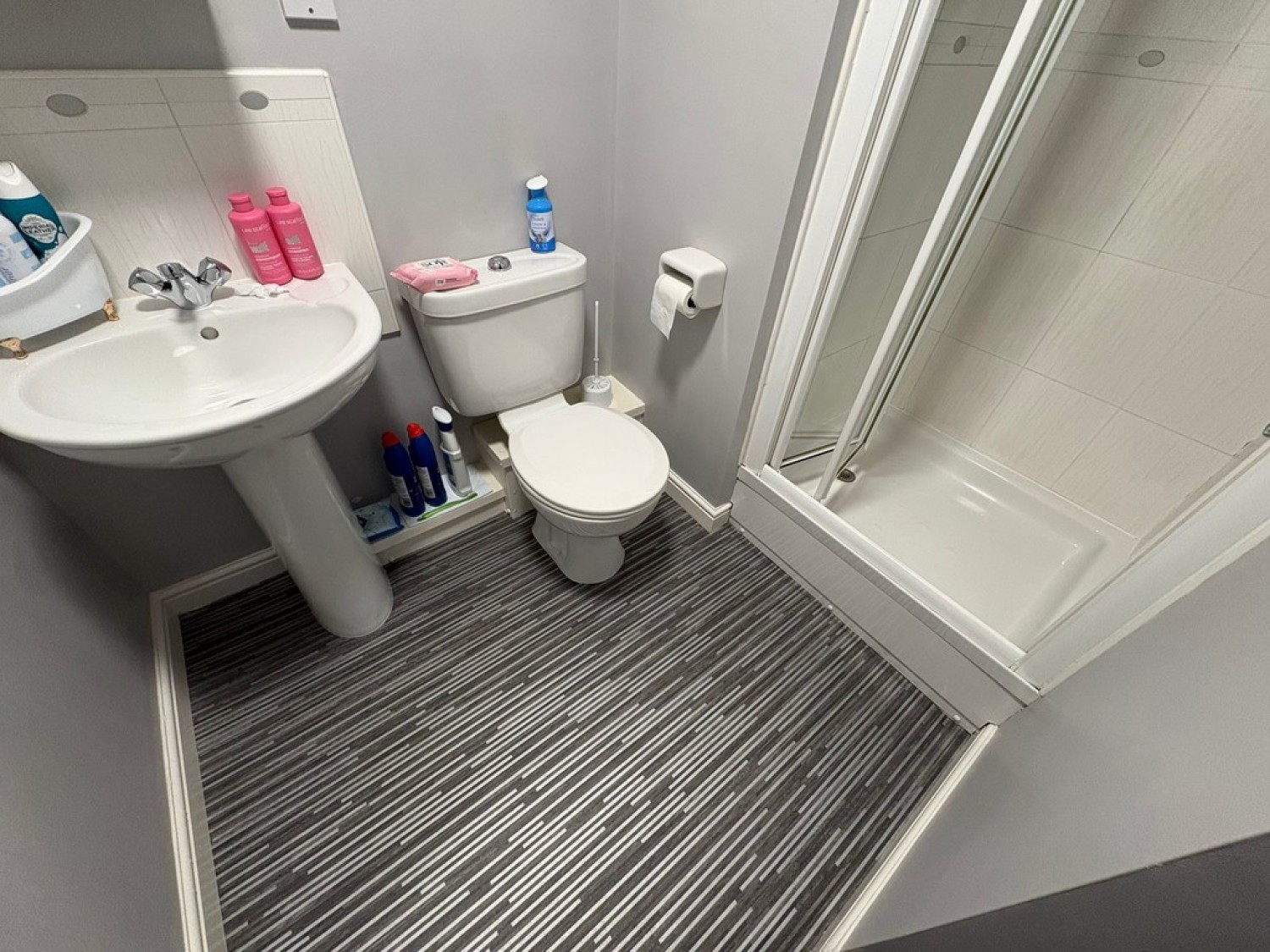 2 bedroom Flat in Redfield Croft, Leigh