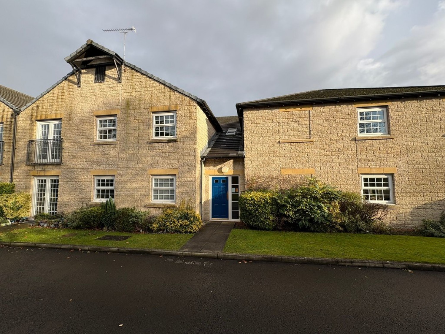 2 bedroom Flat in Redfield Croft, Leigh