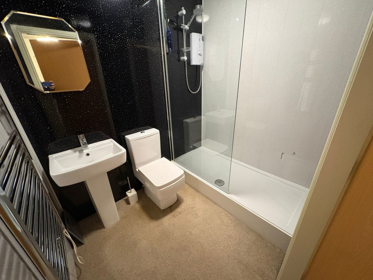 2 bedroom Flat for Sale Pendle Court, Leigh