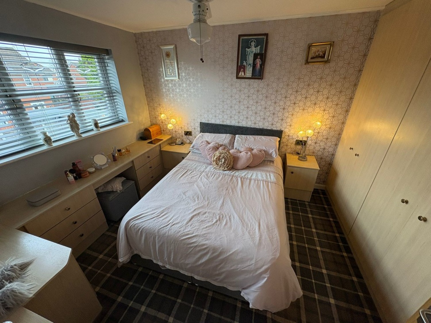 3 bedroom House for Sale Holden Road, Leigh