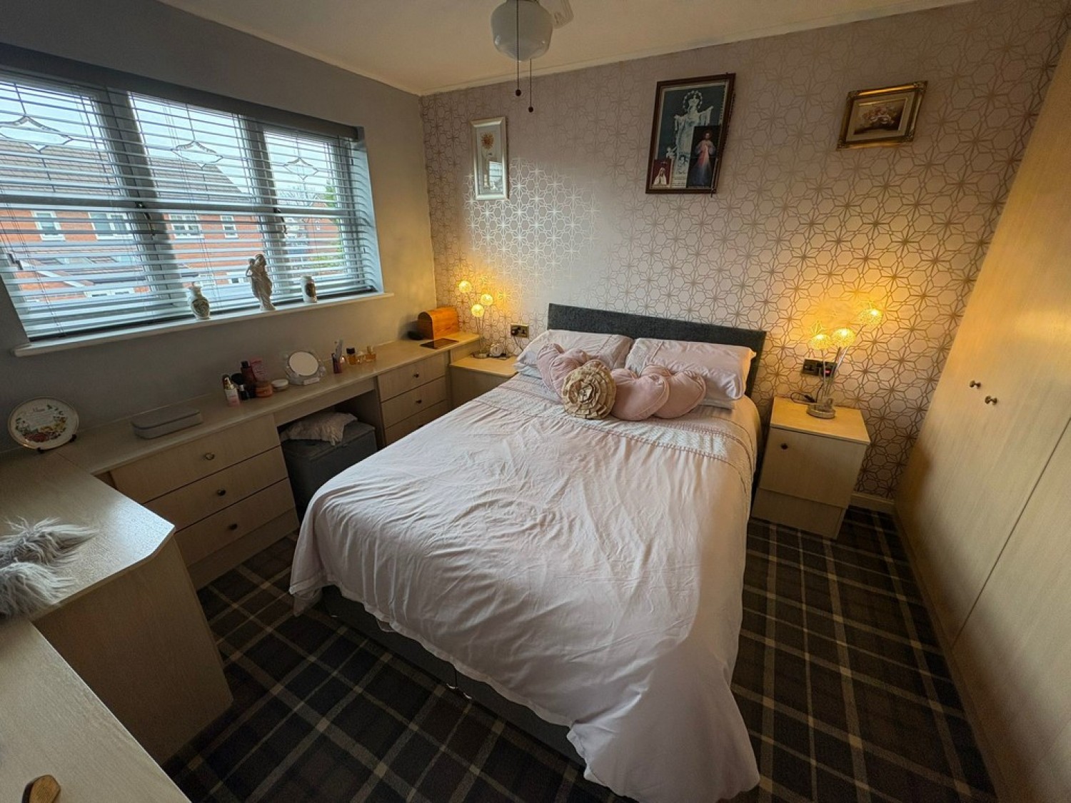 3 bedroom House for Sale Holden Road, Leigh