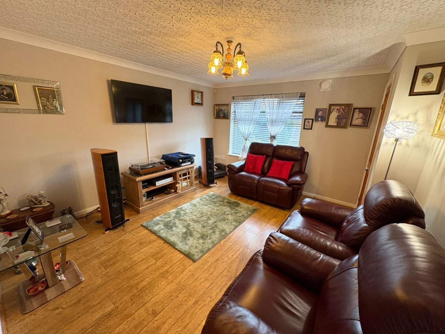 3 bedroom House for Sale Holden Road, Leigh