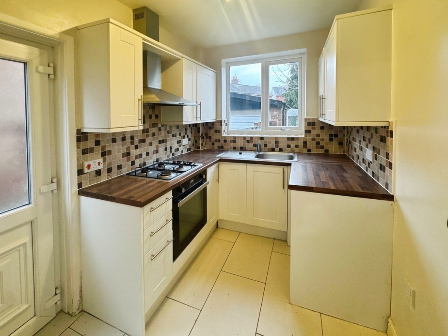 3 bedroom House for Letting Highfield Avenue, Leigh, Greater Manchester