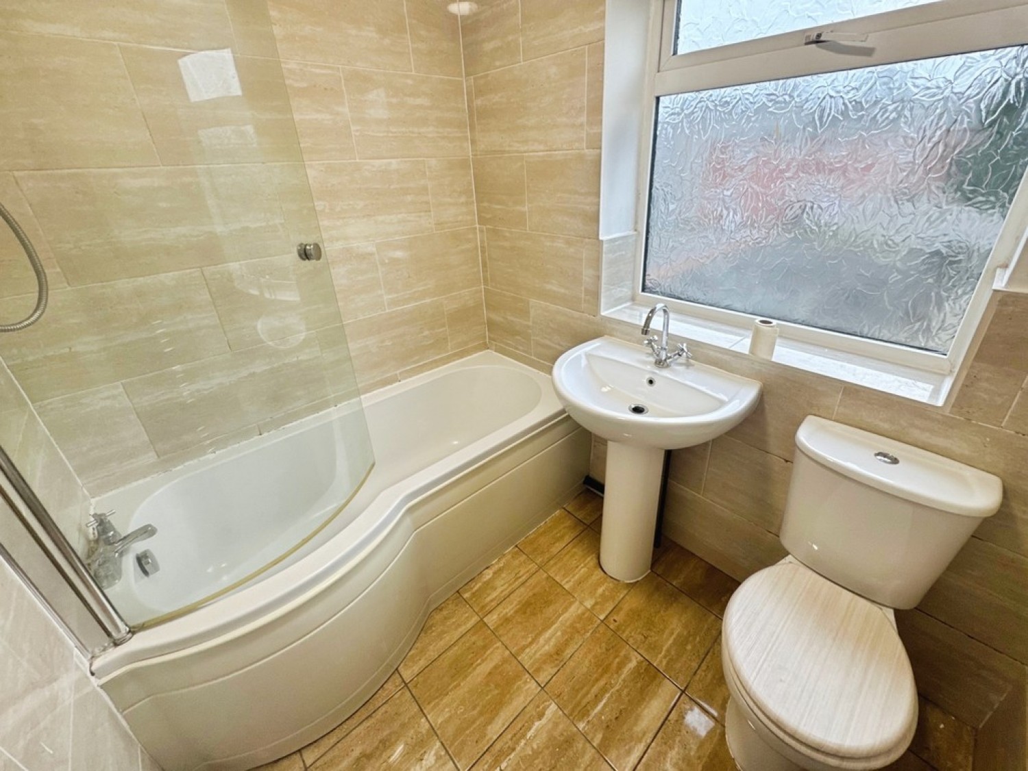 3 bedroom House for Letting Highfield Avenue, Leigh, Greater Manchester