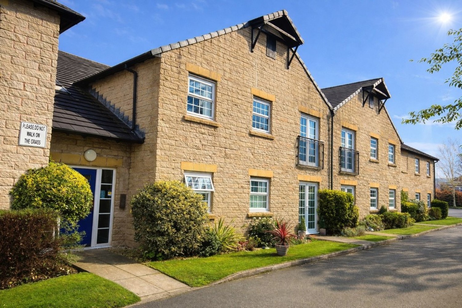 2 bedroom Flat for Sale 58 Redfield Croft