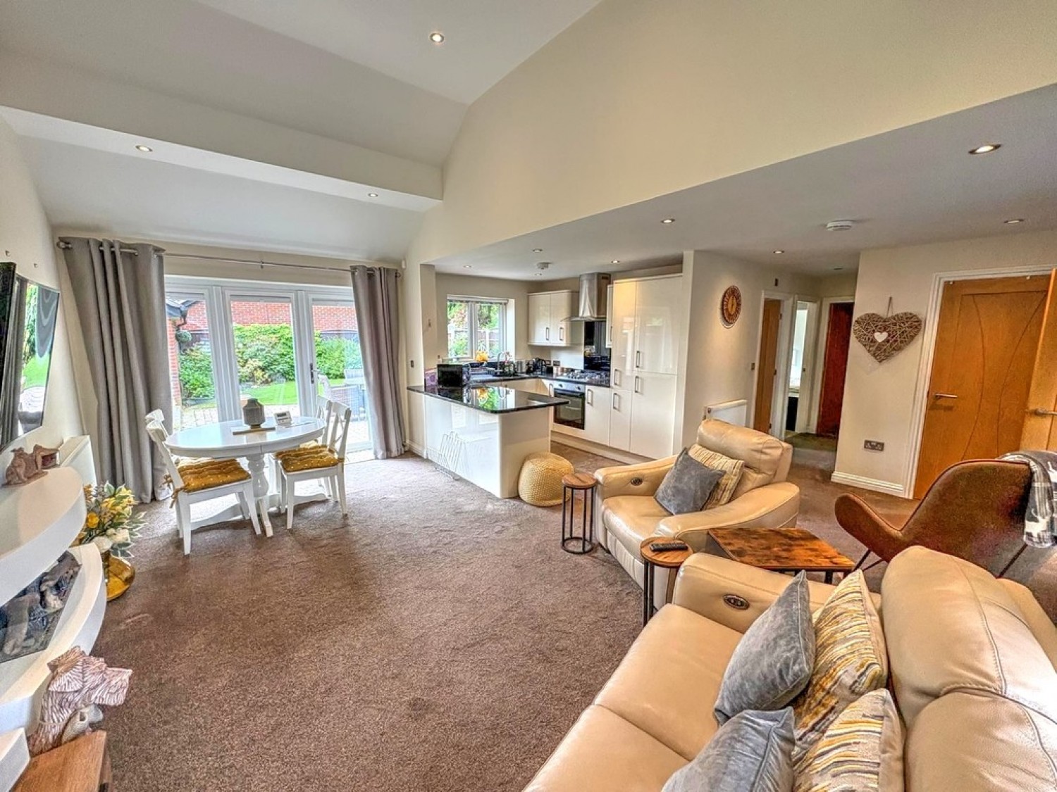 2 bedroom Bungalow for Letting Green Lane , Leigh