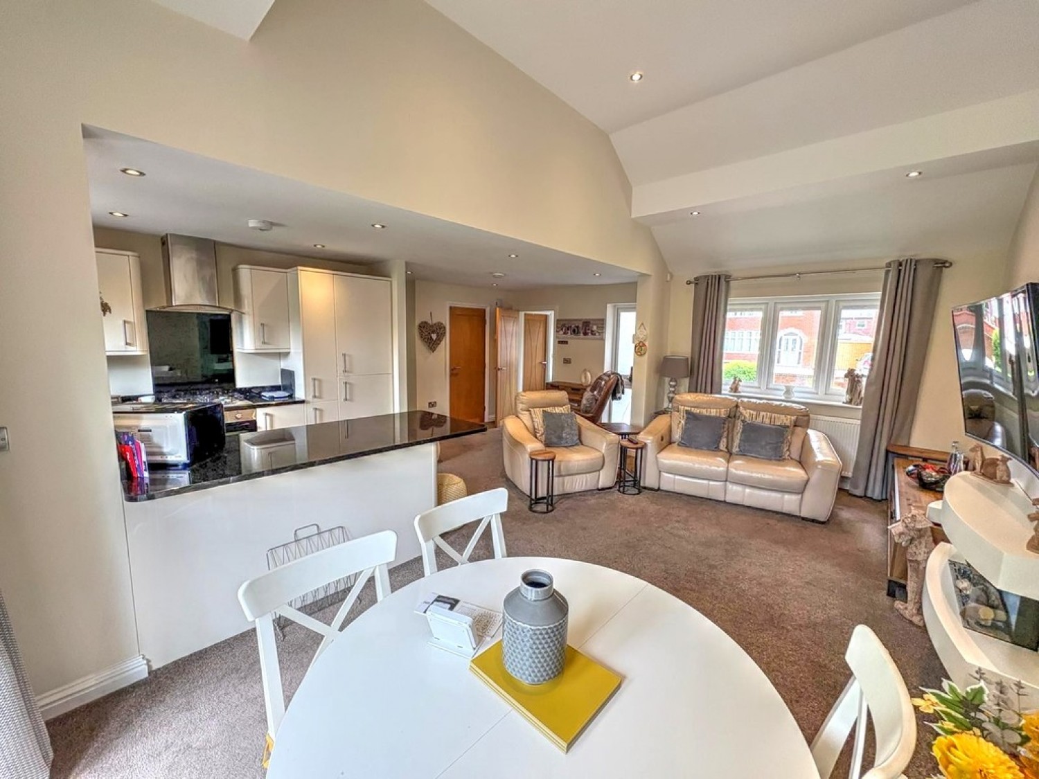 2 bedroom Bungalow for Letting Green Lane , Leigh