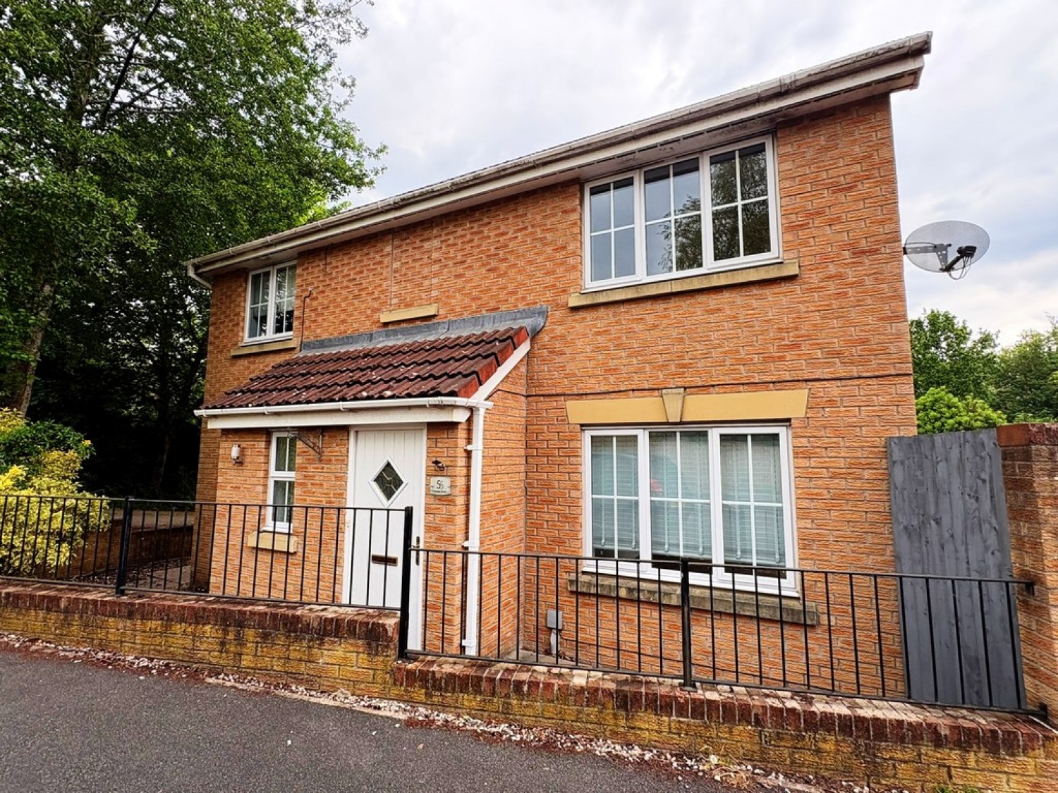 3 bedroom House for Sale Parkedge Close, Leigh, Lancashire