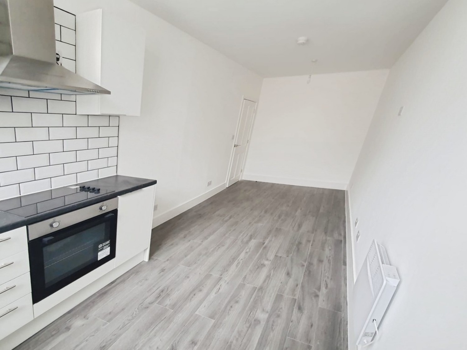 2 bedroom Flat for Letting The Old College, Railway Road, Leigh