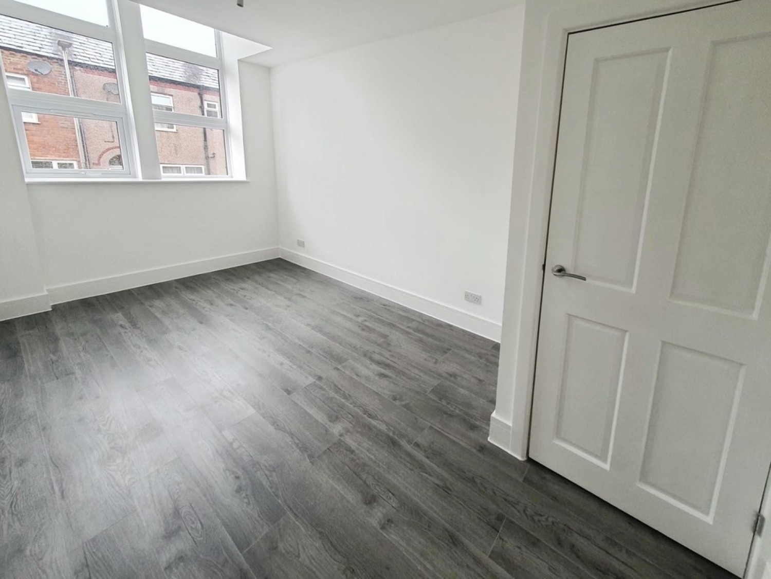 2 bedroom Flat for Letting The Old College, Railway Road, Leigh