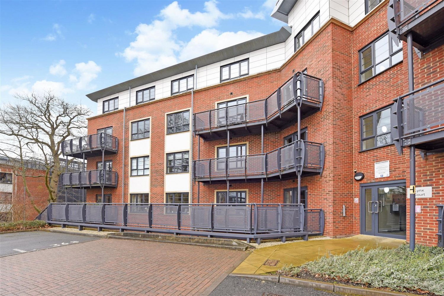 Wallis Square, Farnborough